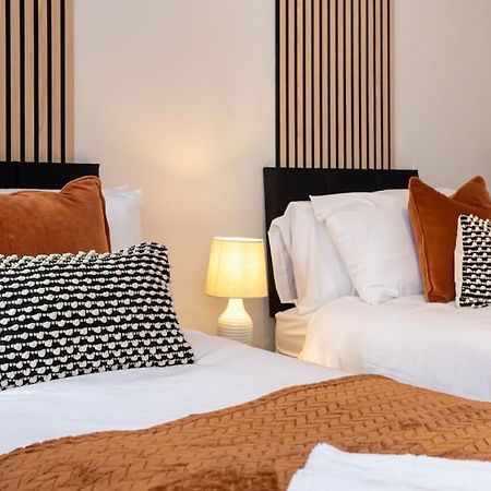 Railway House - Central Warrington - Sleeps 6 المظهر الخارجي الصورة