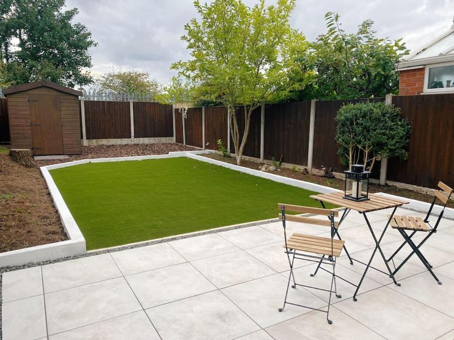 Railway House - Central Warrington - Sleeps 6 المظهر الخارجي الصورة