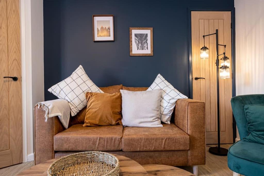 Railway House - Central Warrington - Sleeps 6 المظهر الخارجي الصورة